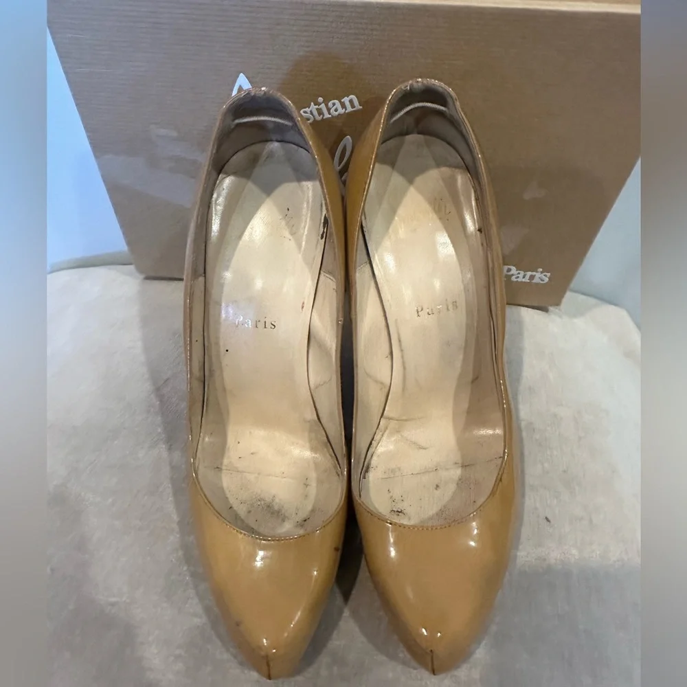 Christian Louboutin Tan Pumps